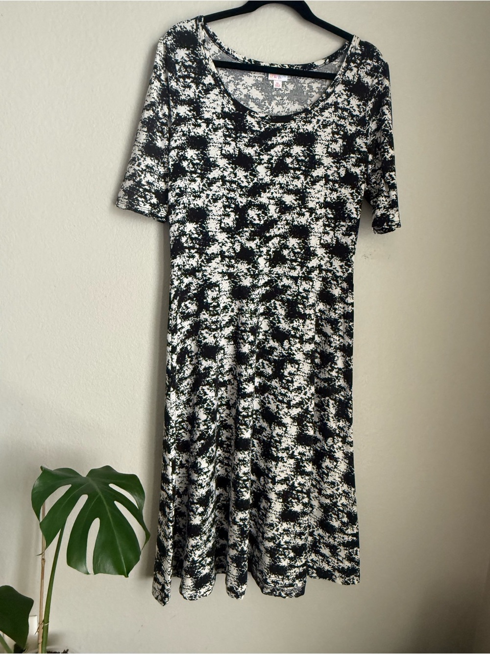 LuLaRoe Black and White Printed Nicole Midi Dress